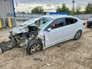 Hyundai Elantra 2.0L 4 2020