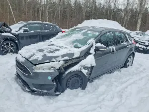 Ford Focus SE 2.0L 4 2015