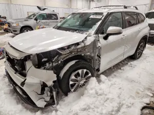 Toyota Highlander XLE 3.5L 6 2022