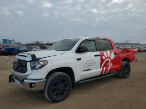 Toyota Tundra CREWMAX SR5 5.7L 8 2019