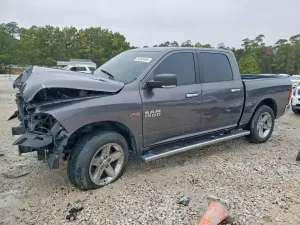 RAM 1500 SLT 5.7L 8 2017