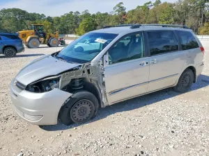 Toyota Sienna CE 3.3L 6 2004