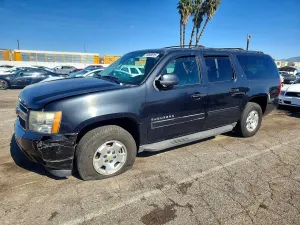 Chevrolet Suburban 5.3L 8 2013