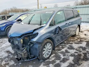 Toyota Sienna XLE 3.5L 6 2017