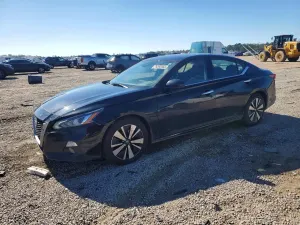 Nissan Altima SV 2.5L 4 2019