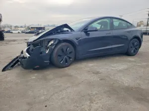 Tesla Model 3 2024