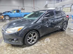 Ford Focus SE 2.0L 4 2014