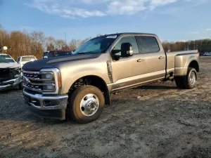 Ford F-350 6.7L 8 2025