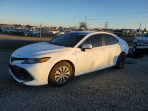 Toyota Camry LE 2.5L 4 2019