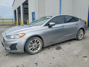 Ford Fusion SE 2.0L 4 2020