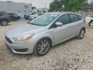 Ford Focus SE 2.0L 4 2016