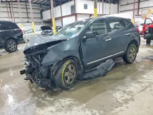 Nissan Rogue S 2.5L 4 2013