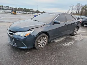 Toyota Camry LE 2.5L 4 2015