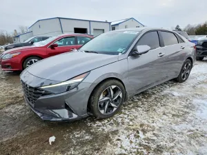 Hyundai Elantra 2.0L 4 2023