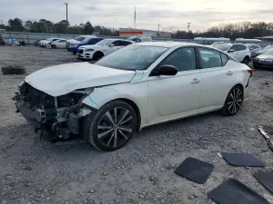 Nissan Altima SR 2.5L 4 2019