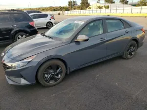Hyundai Elantra 2.0L 4 2023
