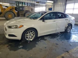 Ford Fusion SE 2.5L 4 2013