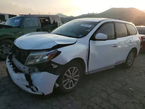 Nissan Pathfinder S 3.5L 6 2013
