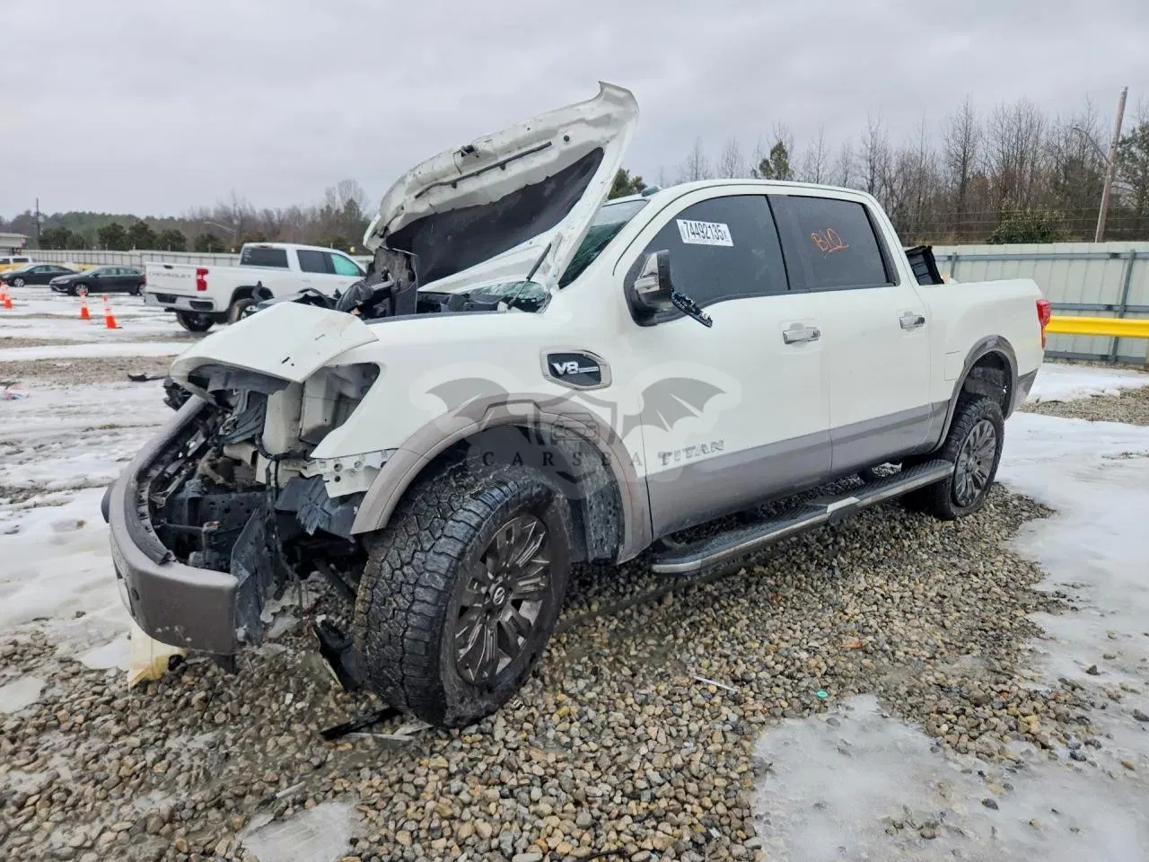 Nissan Titan SV 5.6L 8 2017