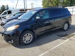 Toyota Sienna 3.5L 6 2011
