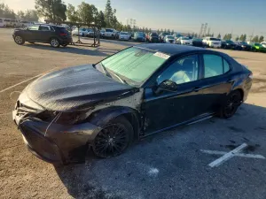 Toyota Camry SE 2.5L 4 2021