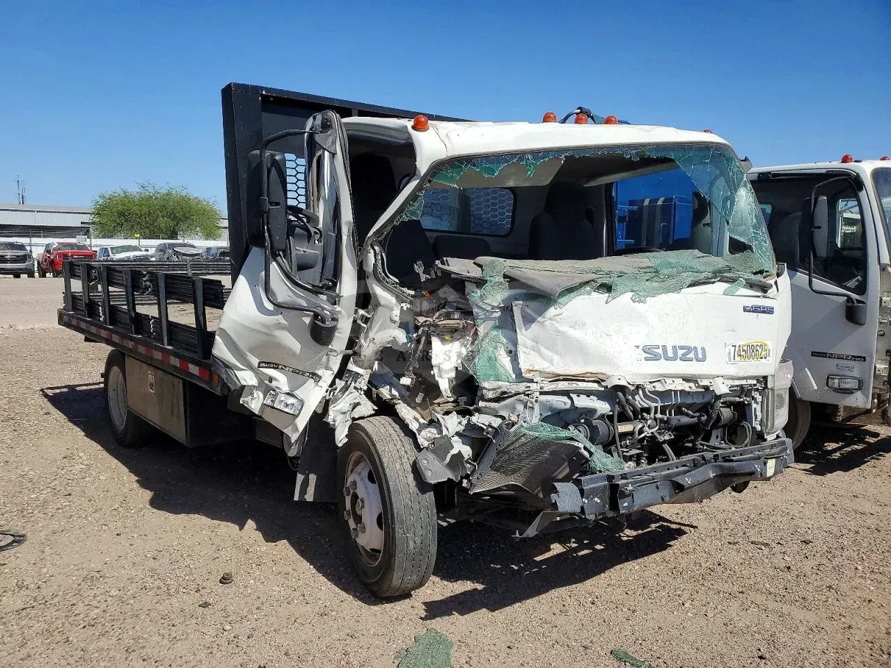 Isuzu NPR 6.6L 8 2023