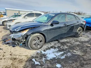 Hyundai Elantra 2.0L 4 2021
