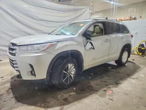 Toyota Highlander SE 3.5L 6 2017