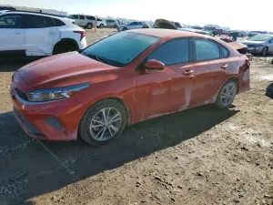 Kia Cerato / Forte / K3 2 L 4 2023