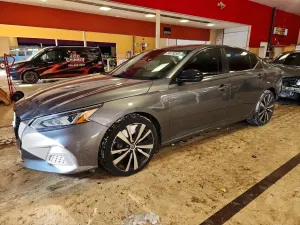 Nissan Altima SR 2.5L 4 2019