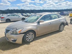 Nissan Altima 2.5L 4 2015