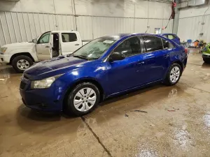 Chevrolet Cruze LS 1.8L 4 2013