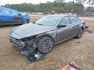 Nissan Altima SV 2.5L 4 2024