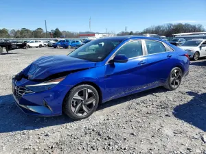 Hyundai Elantra 2.0L 4 2023