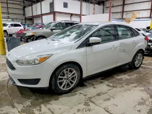 Ford Focus SE 2.0L 4 2016