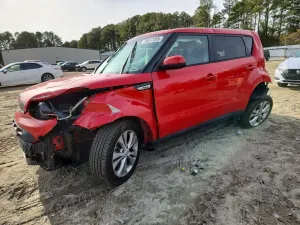 Kia Soul + 2.0L 4 2015
