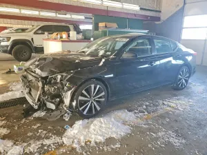 Nissan Altima SR 2.5L 4 2022