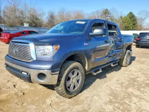 Toyota Tundra CREWMAX SR5 5.7L 8 2010