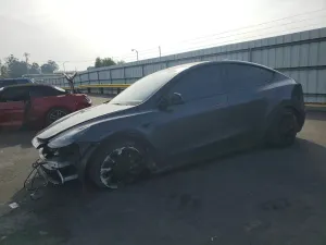 Tesla Model Y 2025