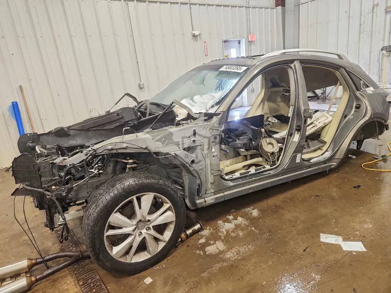 Infiniti QX70 3.7L 6 2015