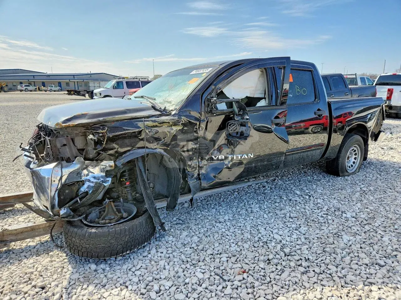 Nissan Titan 5.6L 8 2011