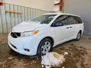 Toyota Sienna 2.7L 4 2011