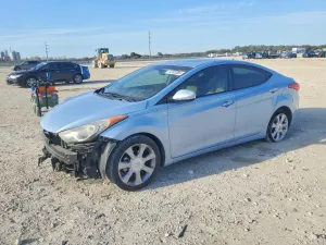 Hyundai Elantra GLS 1.8L 4 2013