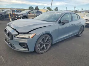 Volvo S60 2.0L 4 2024