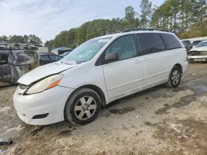 Toyota Sienna CE 3.5L 6 2008