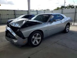Dodge Challenger 3.6L 6 2011