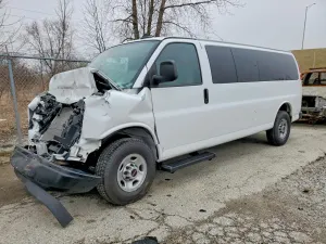 GMC Savana G3500 LS 4.3L 6 2023