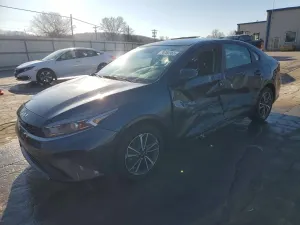 Kia Cerato / Forte / K3 LX 2.0L 4 2023