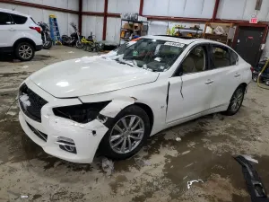 Infiniti Q50 3.7L 6 2015