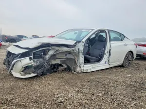 Nissan Altima SV 2.5L 4 2023